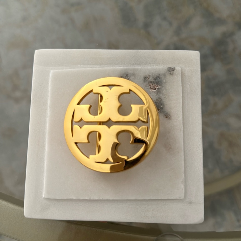 Tory Burch belt buckle